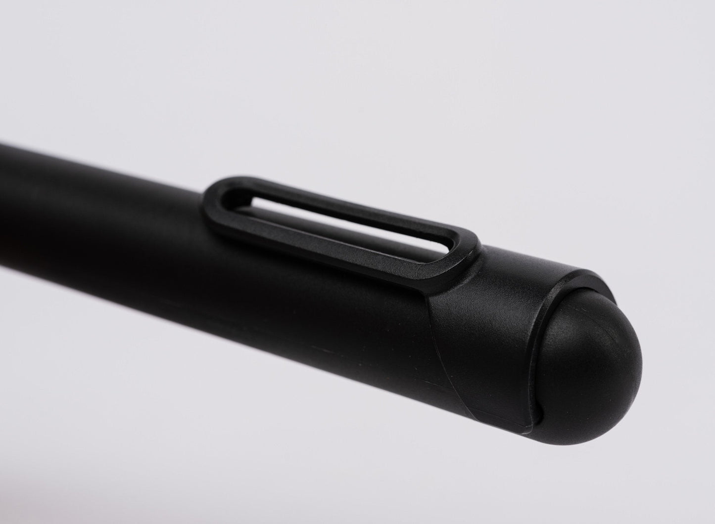 Clip pour stylo-cutter